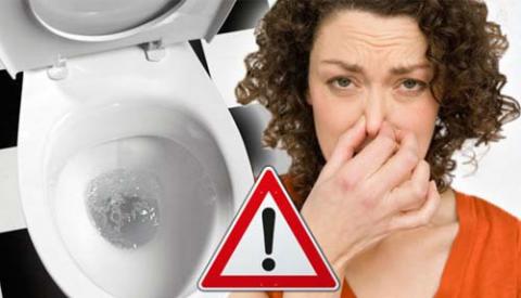 Tiểu buốt c&oacute; m&ugrave;i h&ocirc;i l&agrave; dấu hiệu của bệnh g&igrave;?